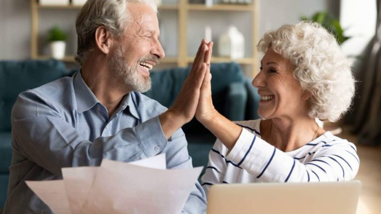 Bonne nouvelle pour les retraités : abattement retraités 2026 de 2 827 € pour alléger l’impôt